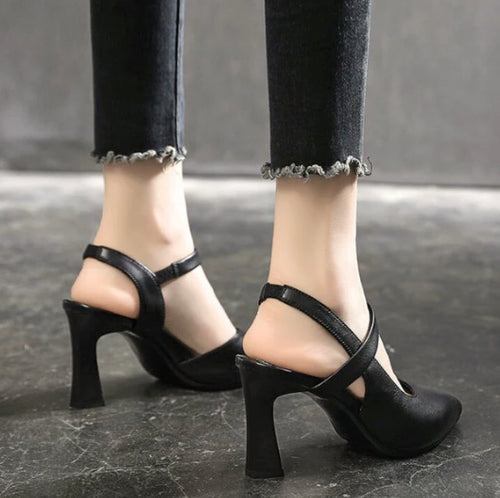 Scarpin de Couro - Salto Bloco Confortável (Promoção Pré Inverno 2024)