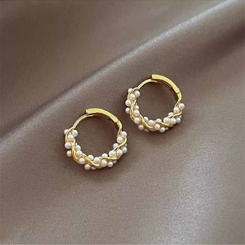 Brinco Argola Pérolas Entrelaçadas