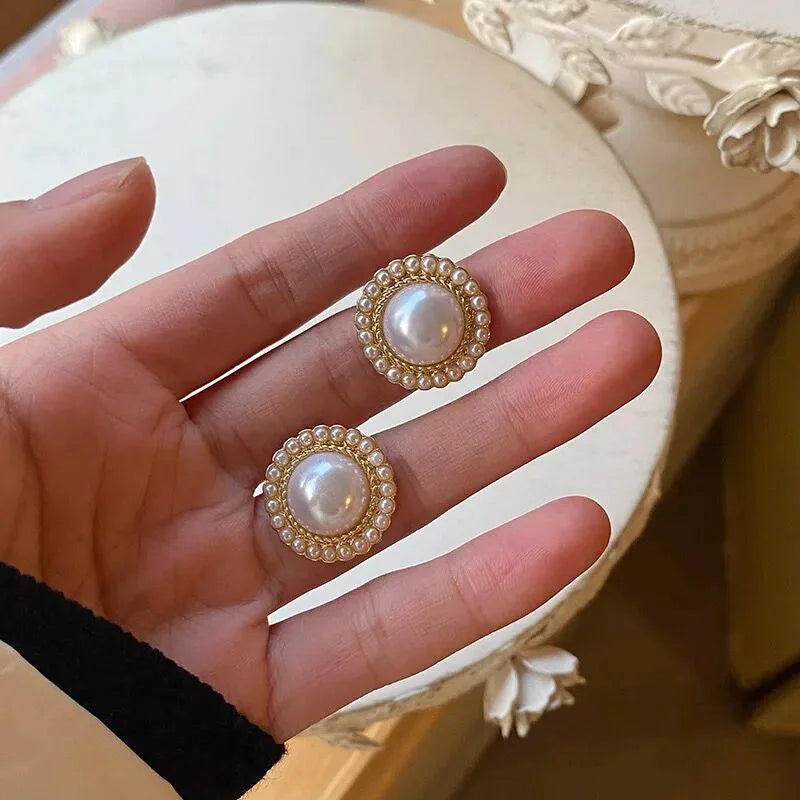 Brinco Botão Imperial com Pérolas