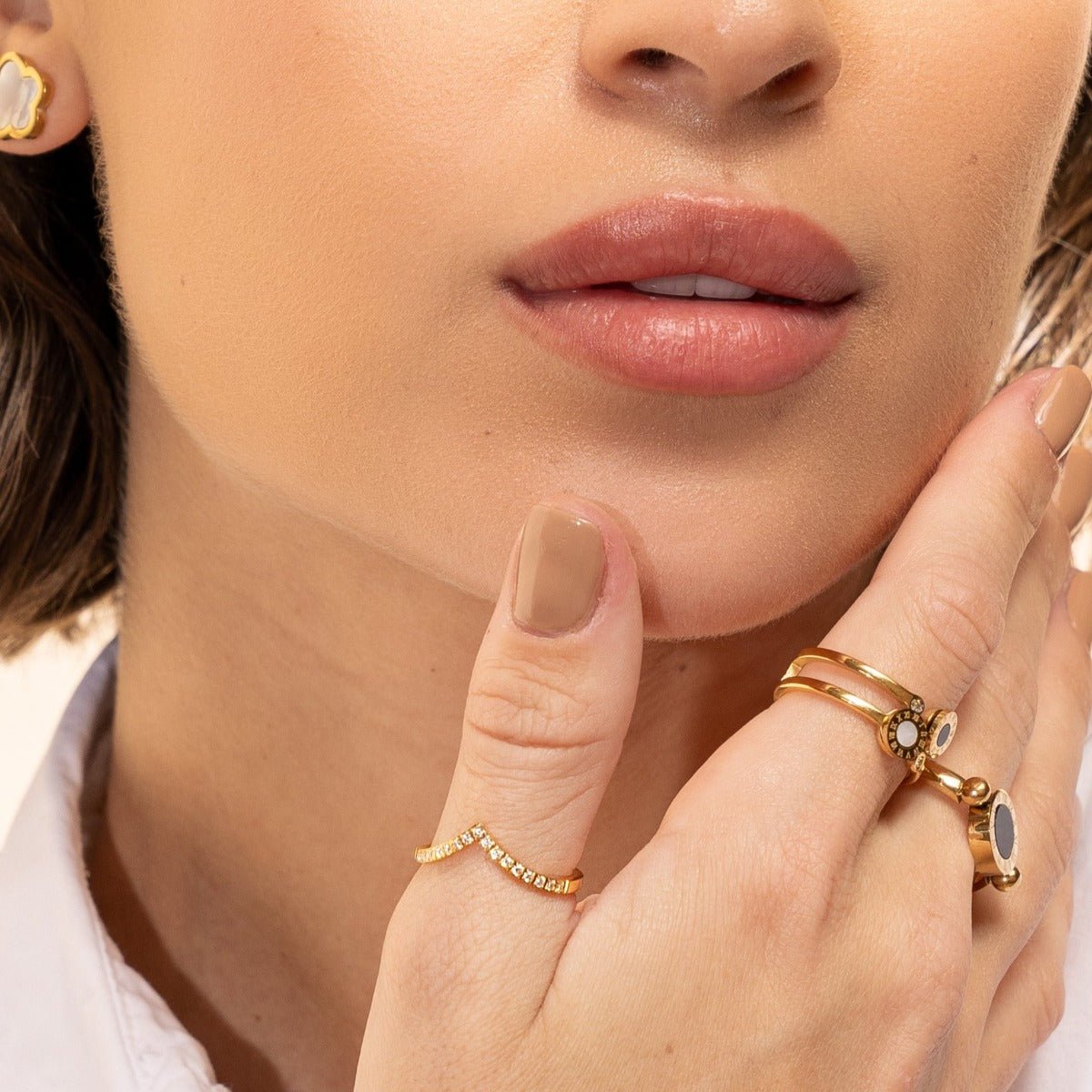 Anel Contorno de Brilho Banhado em Ouro 18K