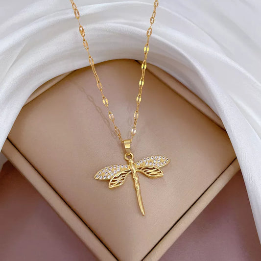 Colar Libélula Banhado em Ouro 18K